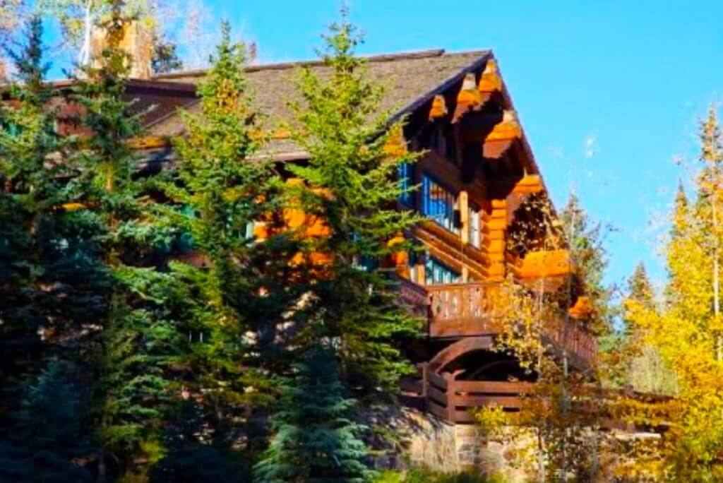 CatholicMatch Couple Retreats To Log Cabin In Mountains