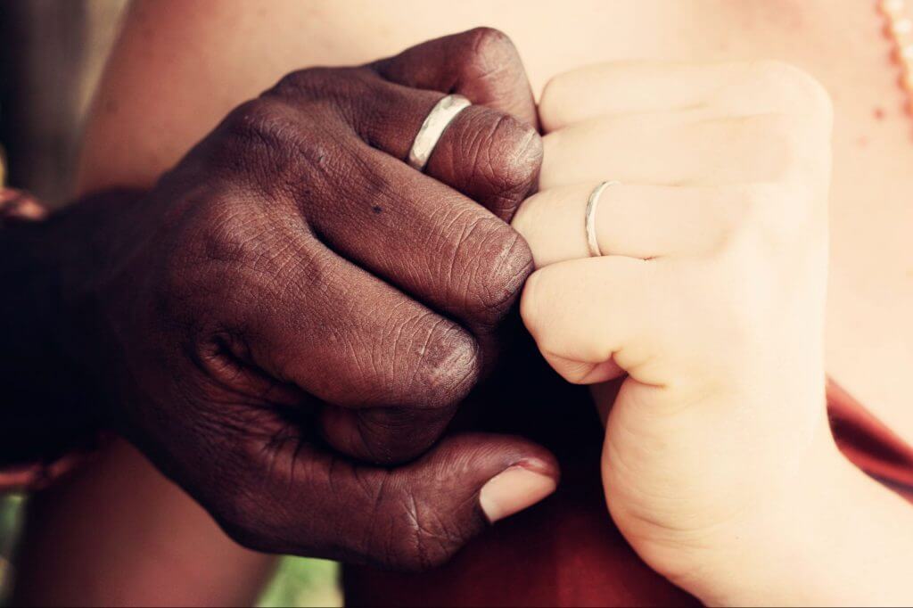 5 Tips To Get From The Emoji To The Altar