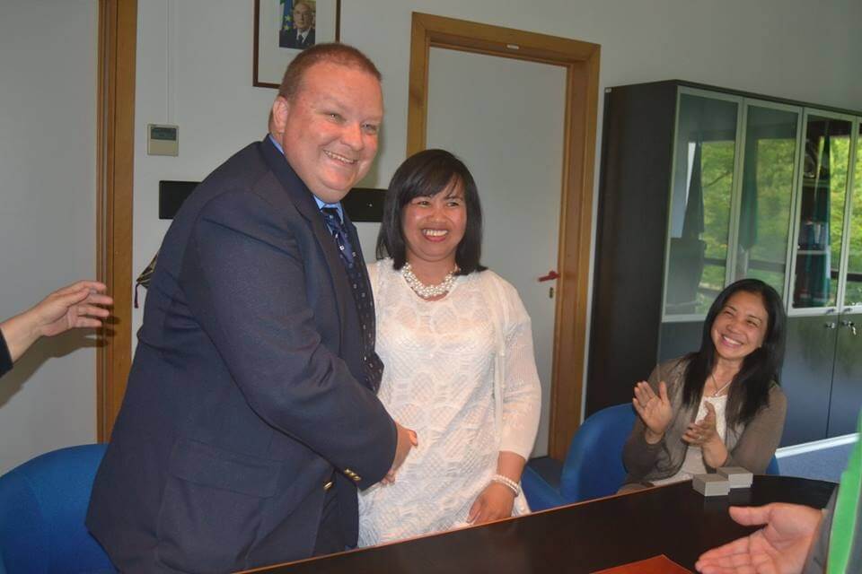 Skyping Their Way To Love ... Across the Ocean