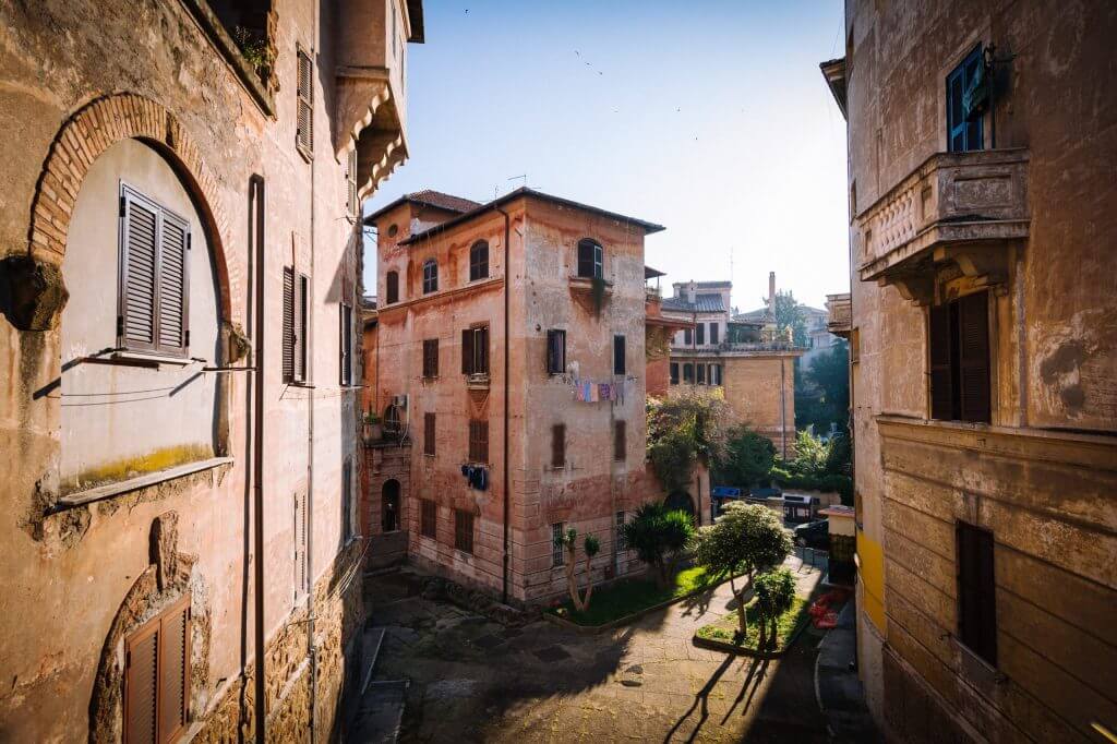 How To Go Through Rome the Sneaky Way [VIDEO]