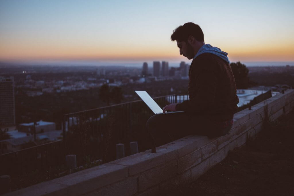 How to Navigate Ghosting and Submarining Online