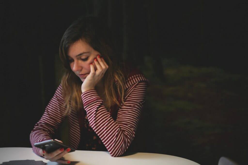 Texting While Dating: Blessing or Curse?