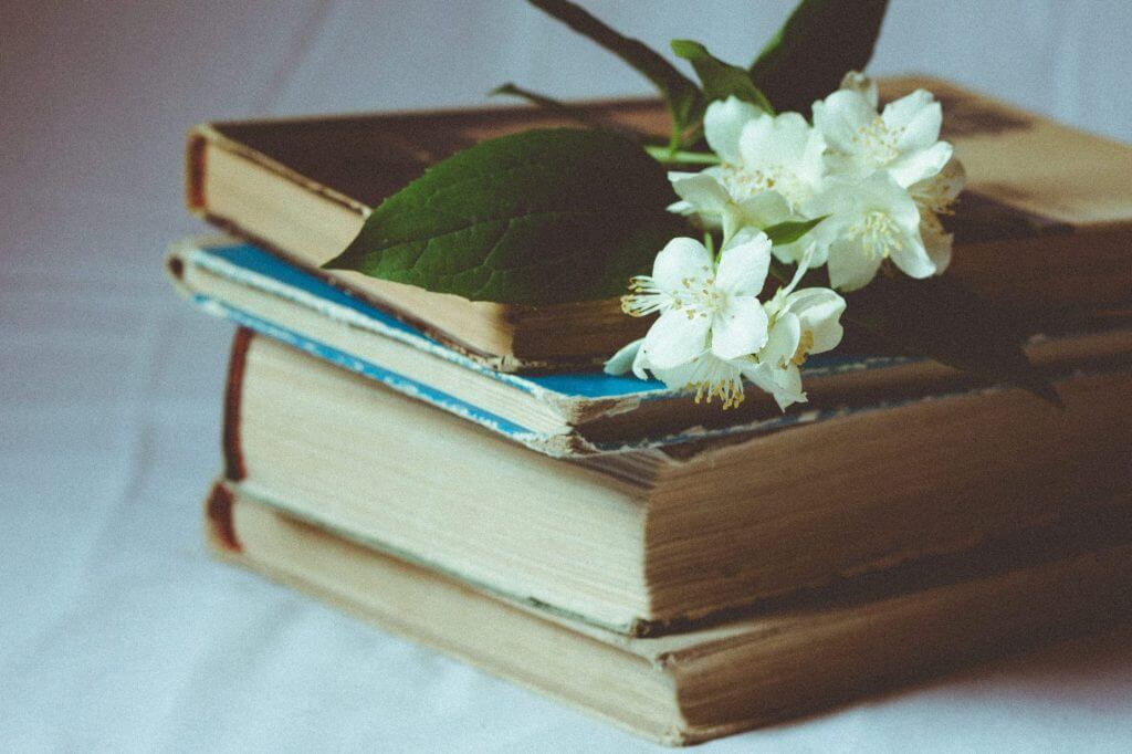 5 Quotes on How to Love From Beloved Authors