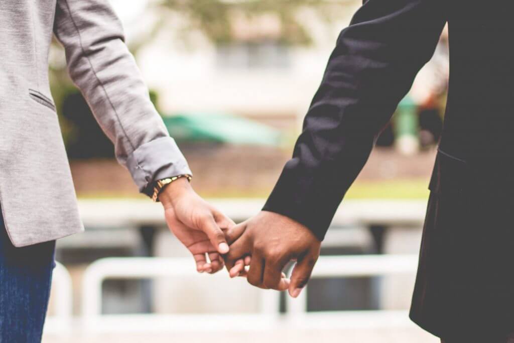 What's a Normal Timeline for Saying I Love You?