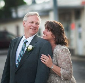 woman leaning on man