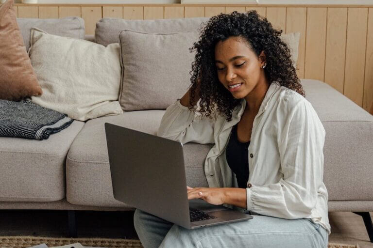 Here's How You Can Date Safely Online