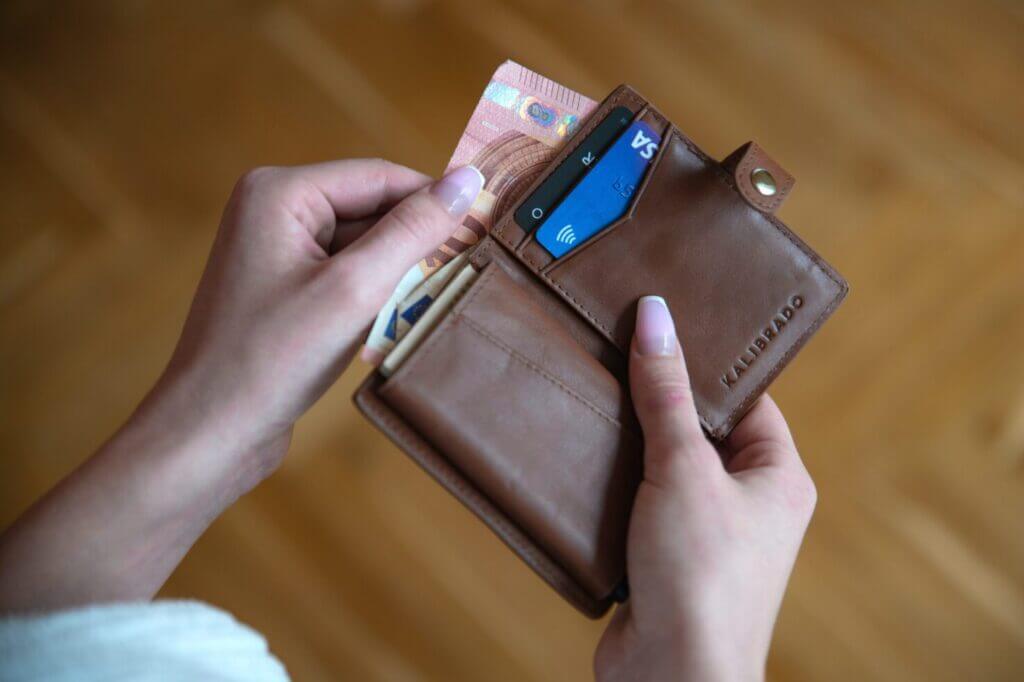 How to Free Your Finances for Marriage