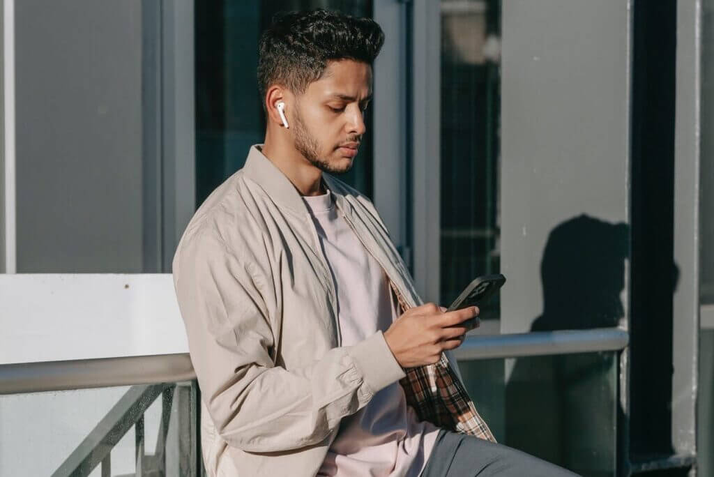 Some of the Hardest Things About Online Dating (And, What We Can Do About Them!)