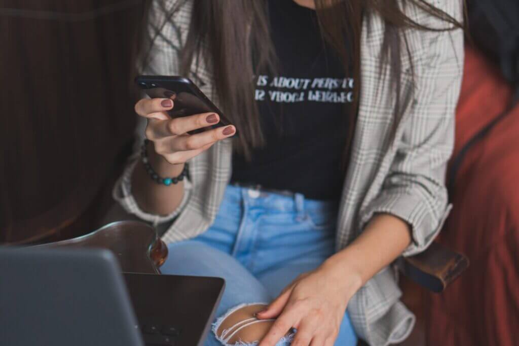 Stop Being Envious: How To Manage Envy as a Single Catholic