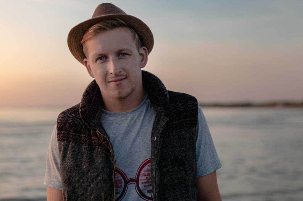 5 Ways for Single Men to Stand Out in the (Catholic) Dating World