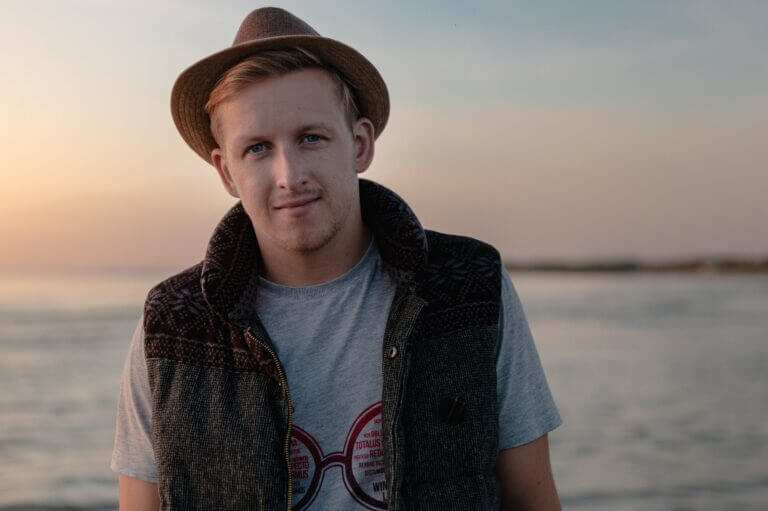 5 Ways for Single Men to Stand Out in the (Catholic) Dating World