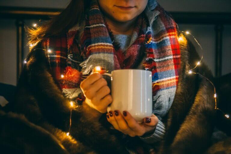 Older Singles, Here's Your Guide to Getting Through the Holidays!