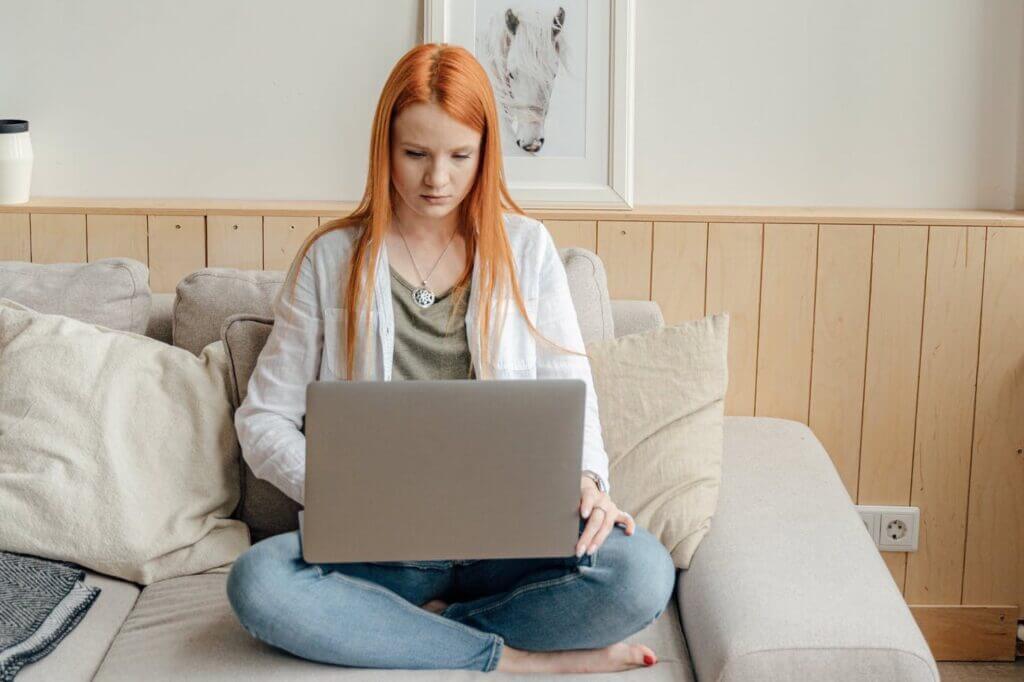 (5 More) Online Dating Profile Mistakes Women Make