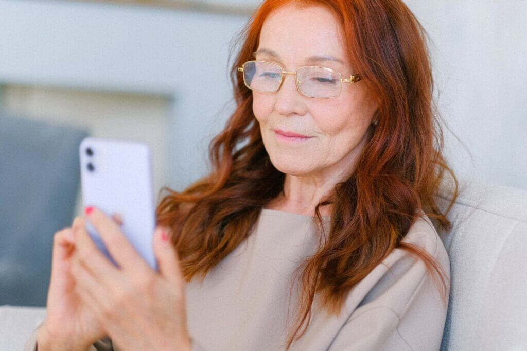 Ladies, Here Are 10 Ways to Make Him Notice You