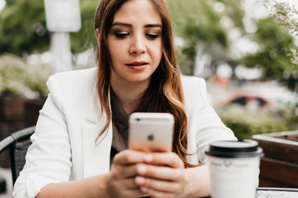 6 Things Every Online Dating Profile Should Include