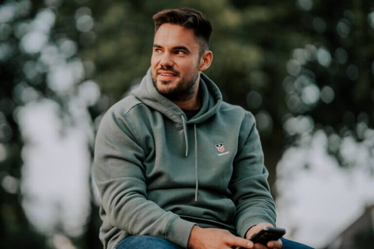 6 Fool-Proof Ways to Start a Great Conversation Online