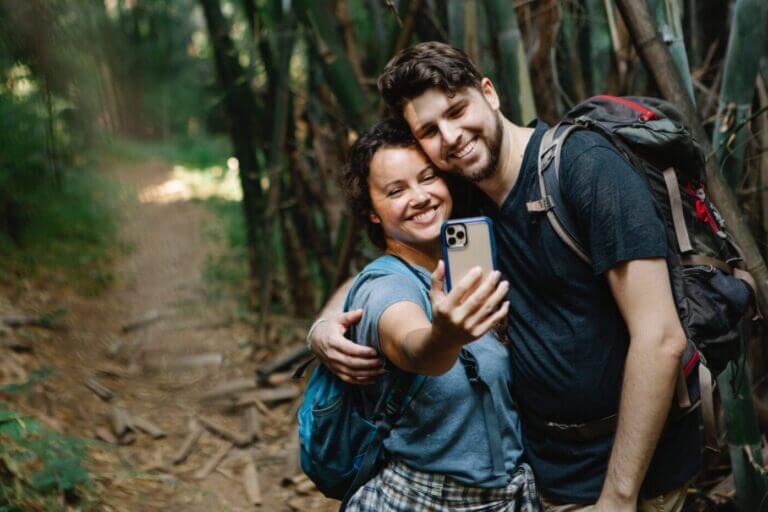 5 Signs He's Just Not Into You (and 3 Ways To Tell That He Is!)