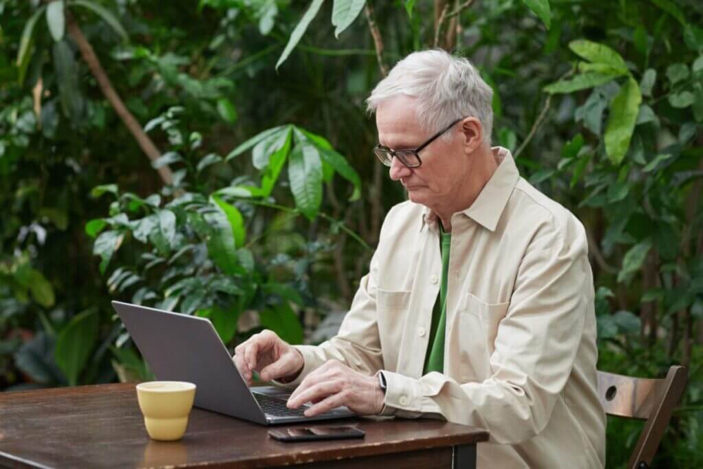 Seniors, Here's What You Need to Know Before Trying CatholicMatch