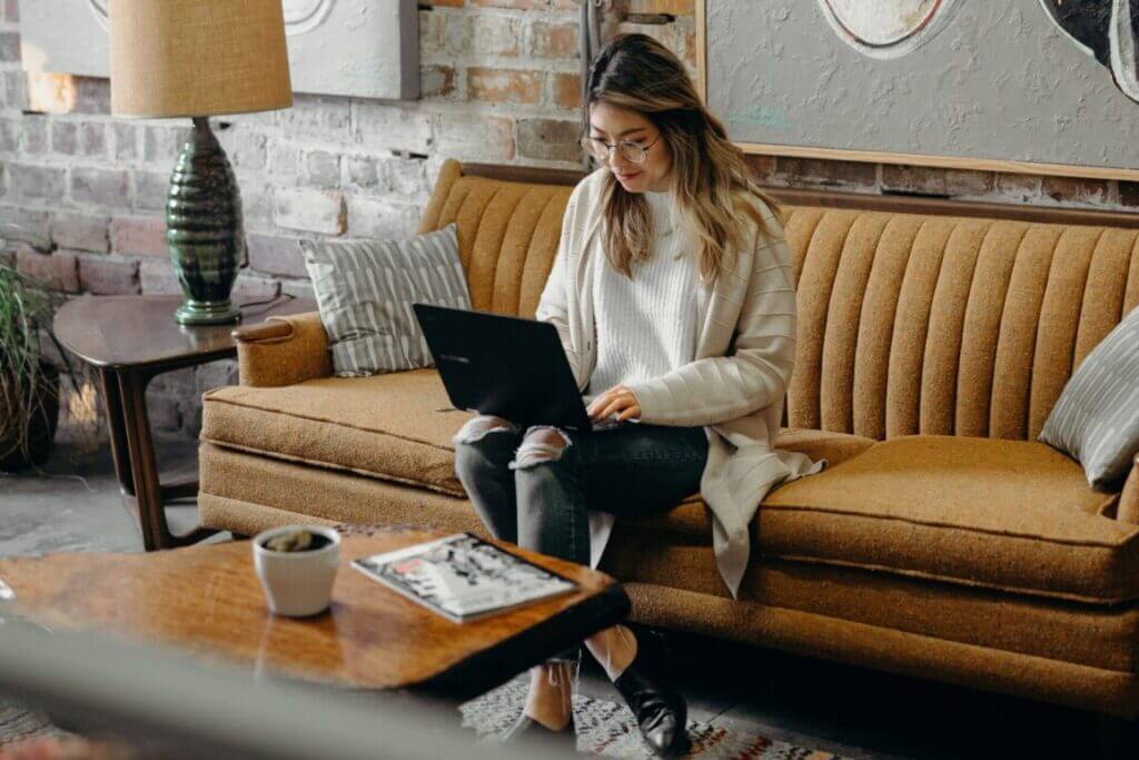 Single and Stressed: How To Keep Online Dating Low Pressure!