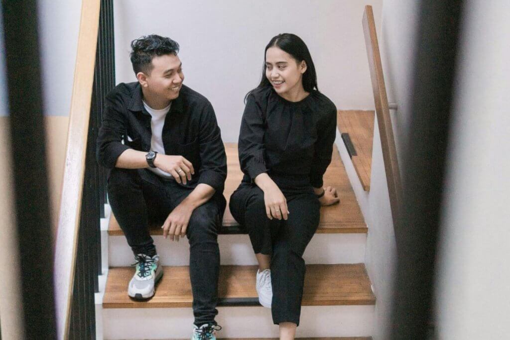 How to Tell If a Woman (Really) Likes You