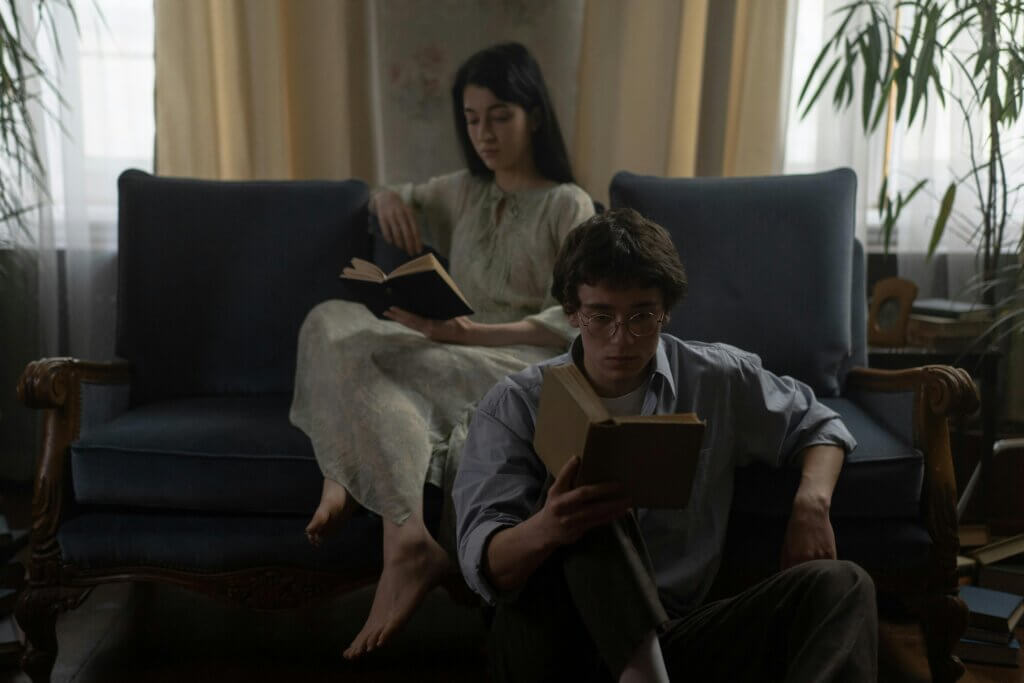 5 Books Every Catholic Single Should Be Reading Right Now