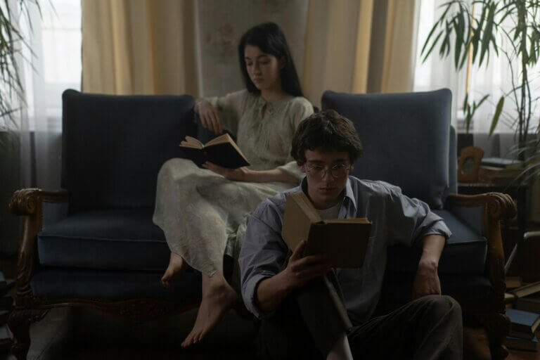 5 Books Every Catholic Single Should Be Reading Right Now