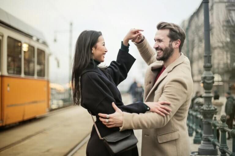 6 Early Relationship Mistakes that Happy Couples Avoid