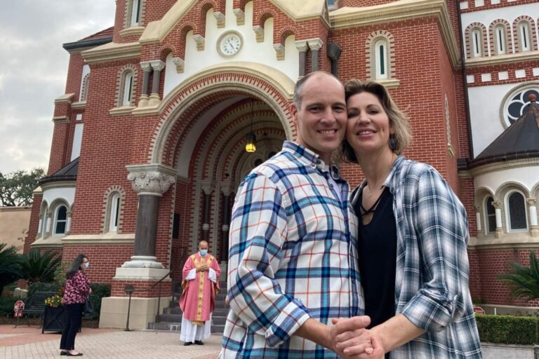 They Went on a Scavenger Hunt and Found Each Other!